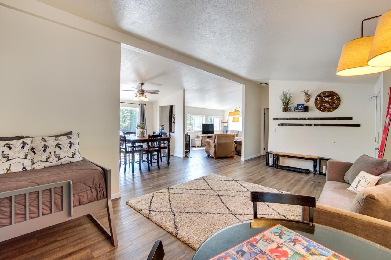 Riverfront Home With Deck, Near Mount Rainier! 팩우드 외부 사진